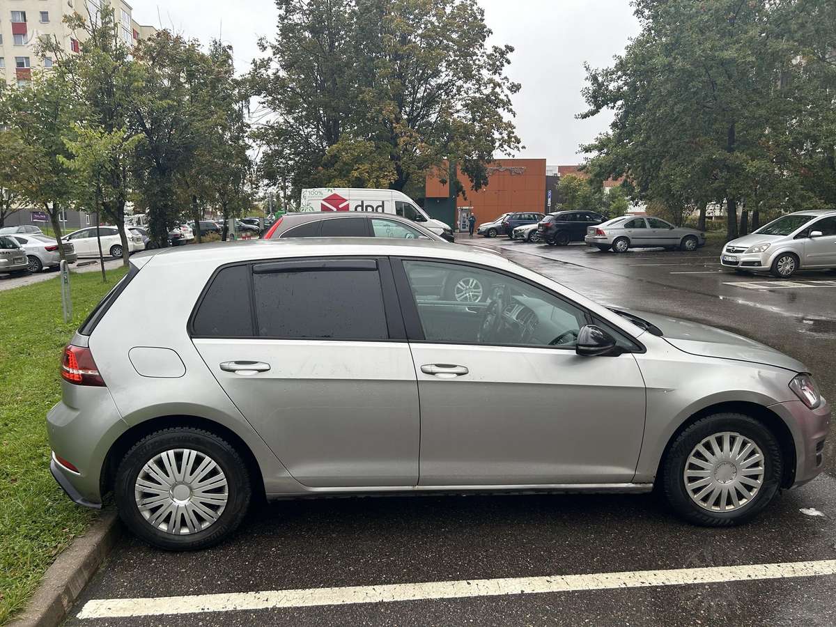 Volkswagen Golf - 3