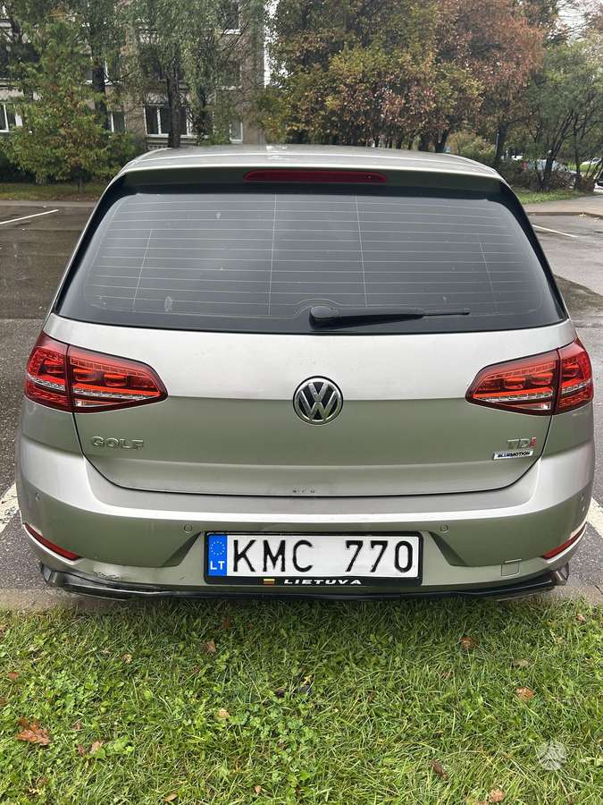 Volkswagen Golf - 4