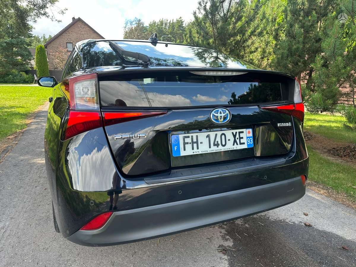 Toyota Prius - 5