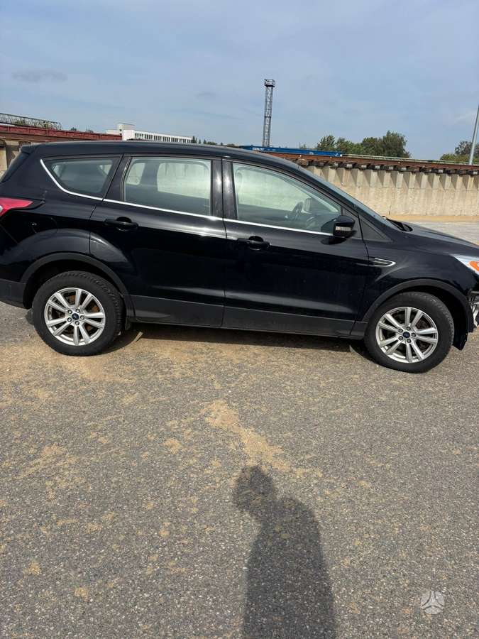 Ford Kuga - 1