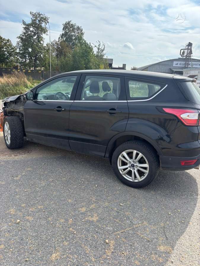 Ford Kuga - 5