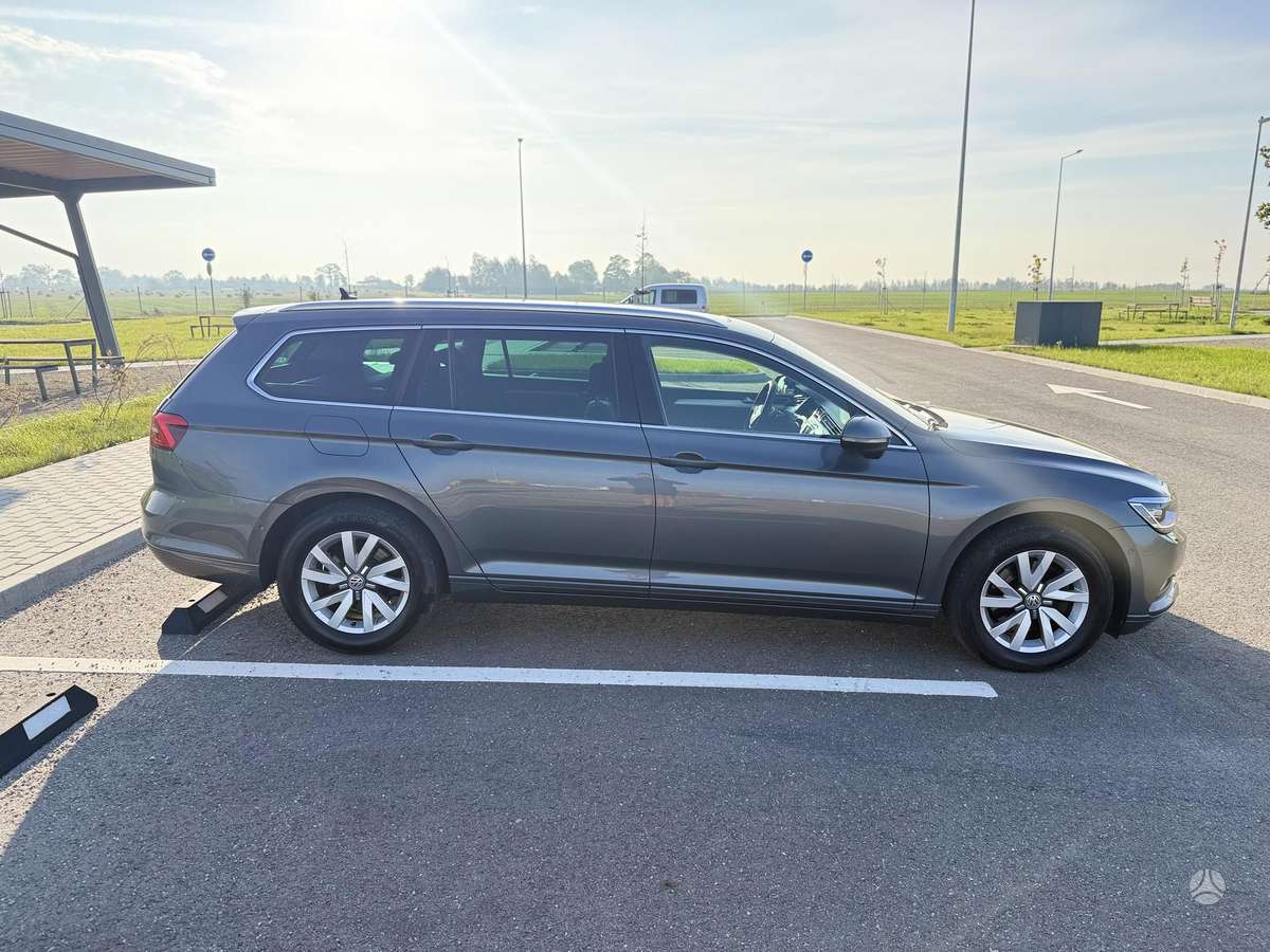Volkswagen Passat - 4