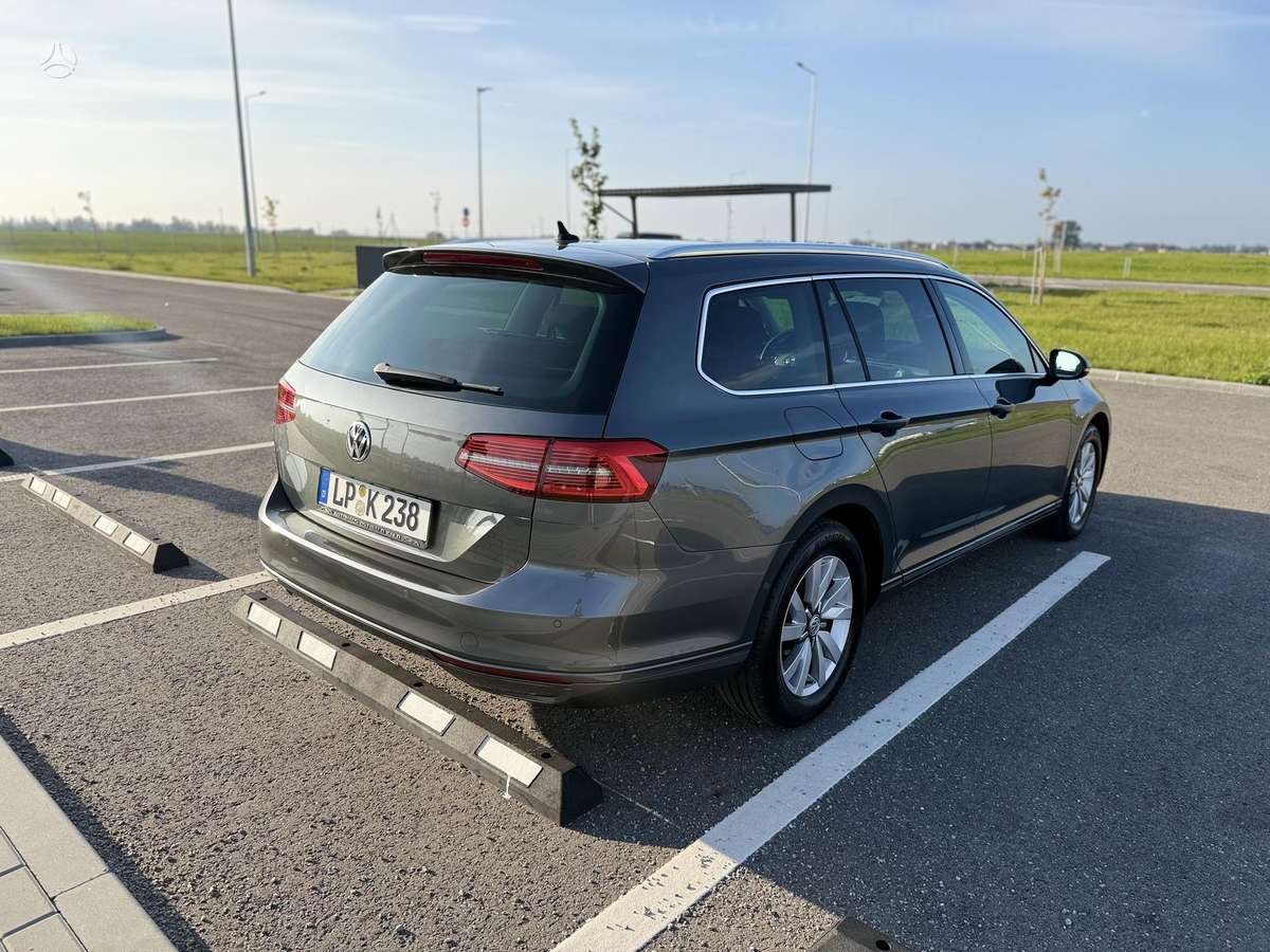 Volkswagen Passat - 5