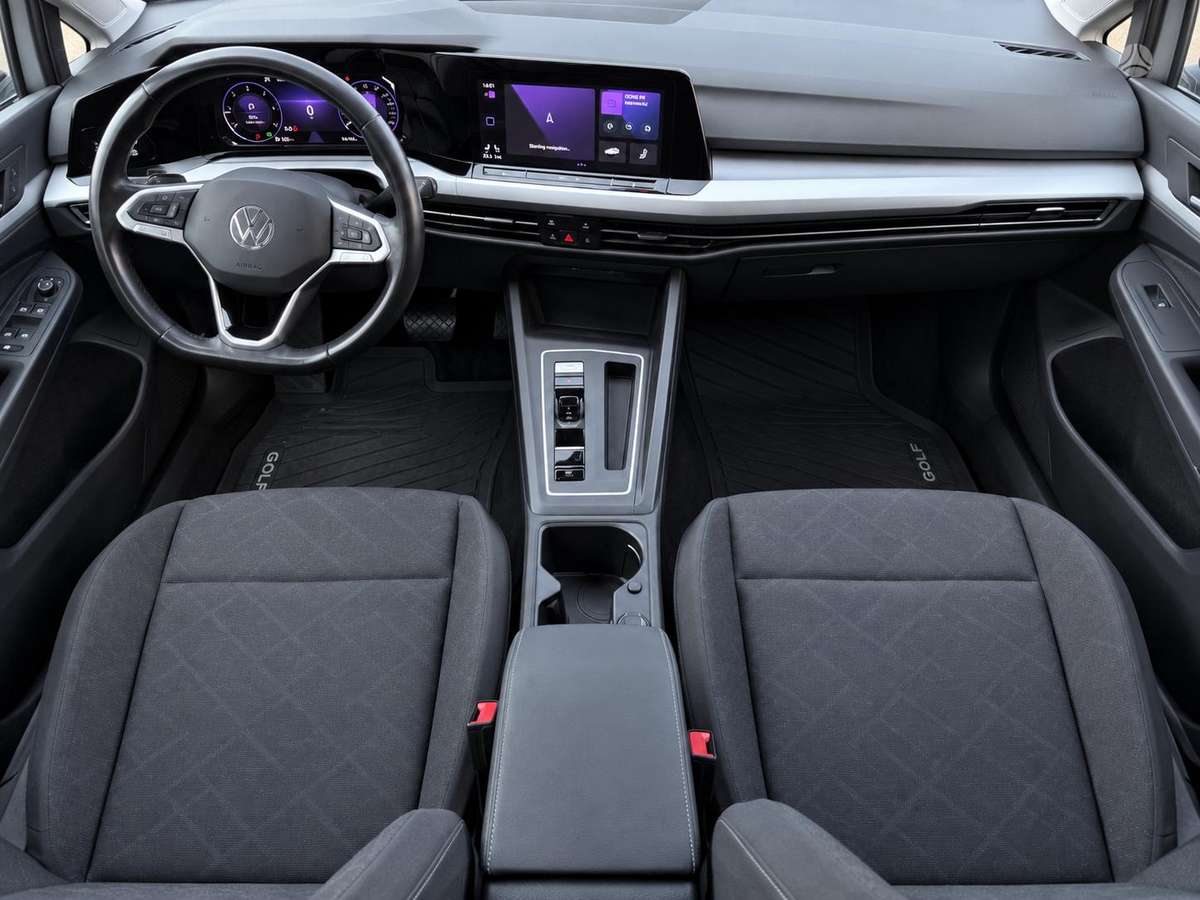 Volkswagen Golf - 6