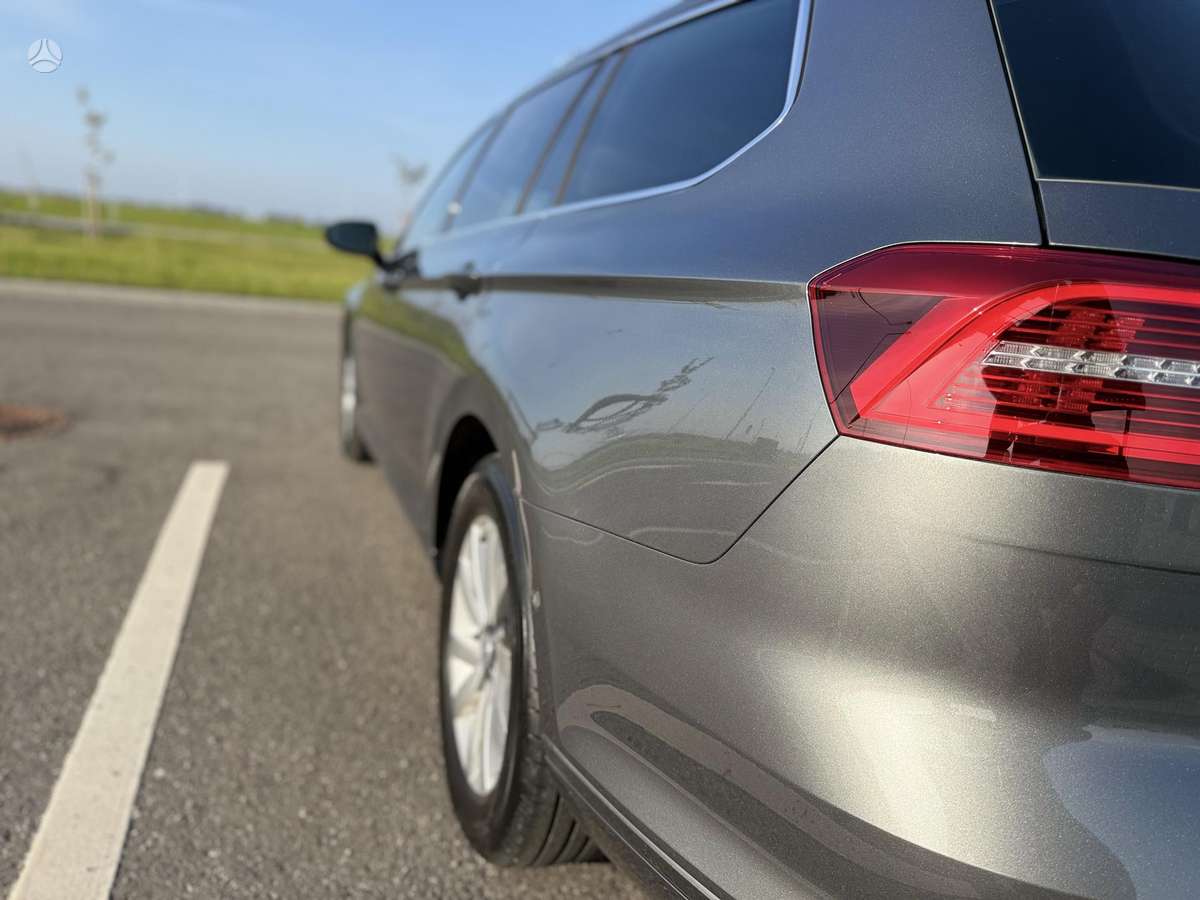 Volkswagen Passat - 11
