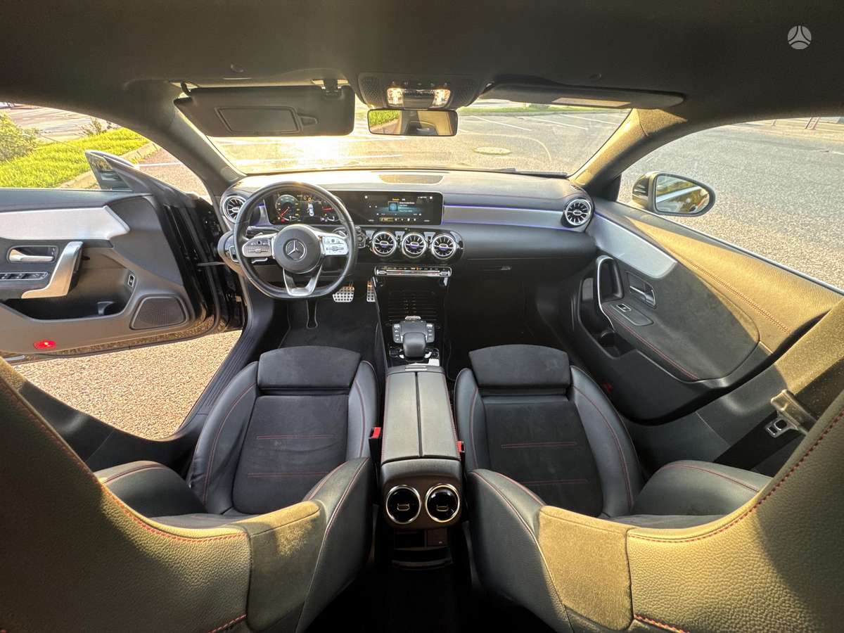 Mercedes-Benz CLA200 - 11