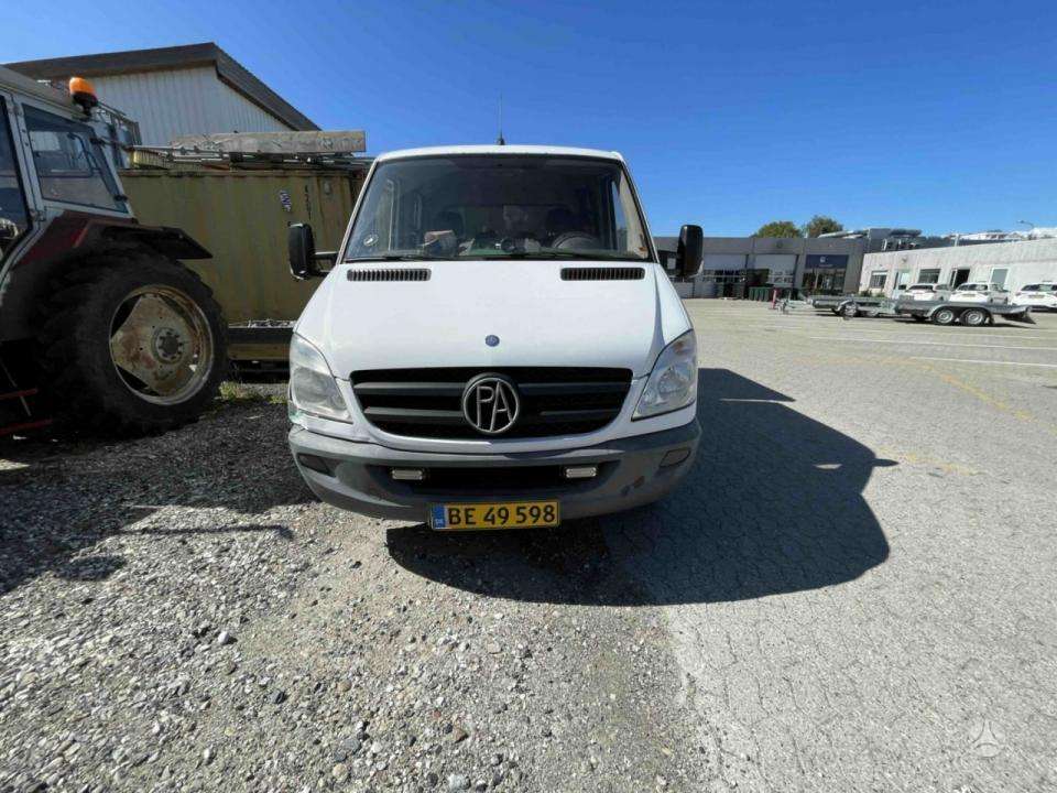 Mercedes-Benz Sprinter - 2