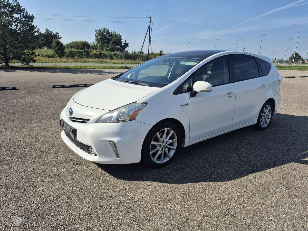 Toyota Prius+ - 10