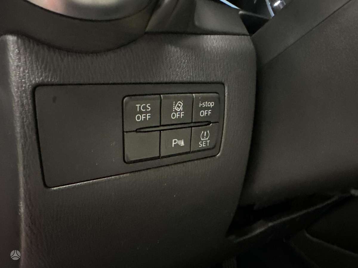 Mazda CX-3, 2.0 l., off-road / crossover
