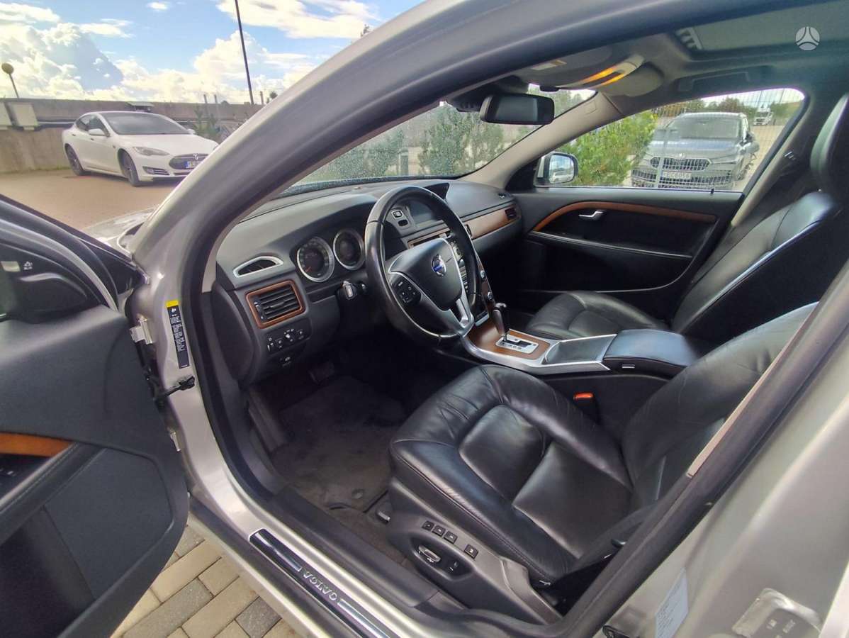 Volvo S80, 2.4 l., Седан