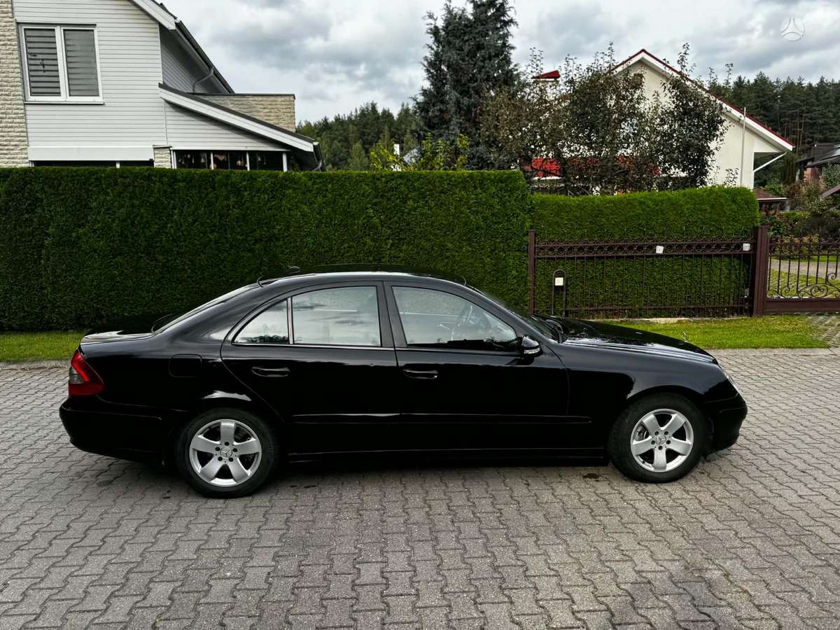 Mercedes-Benz E220 - 2