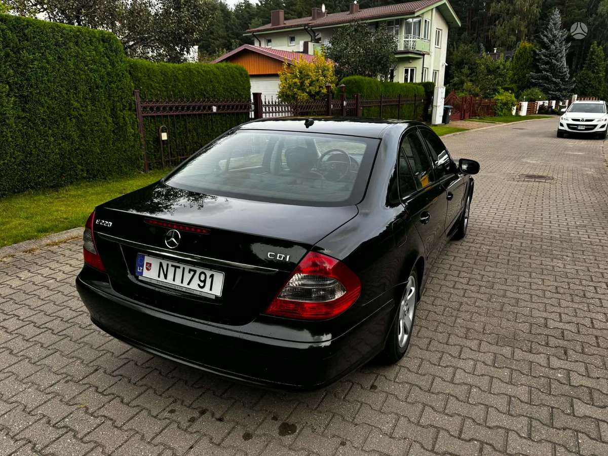 Mercedes-Benz E220 - 3