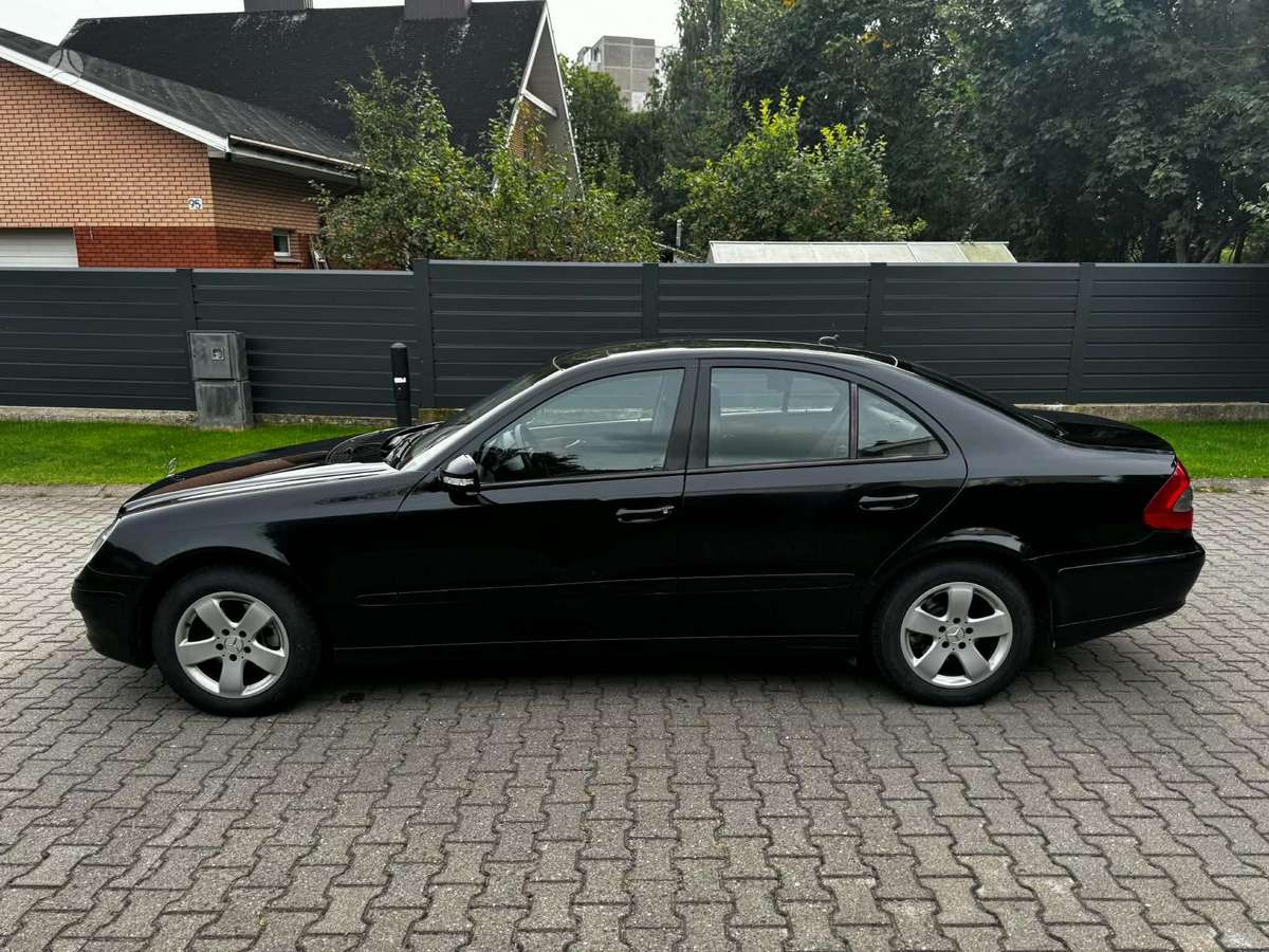 Mercedes-Benz E220 - 5