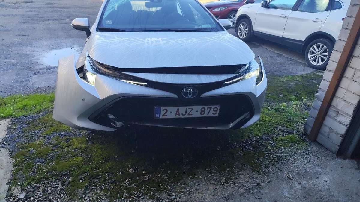 Toyota Corolla - 1