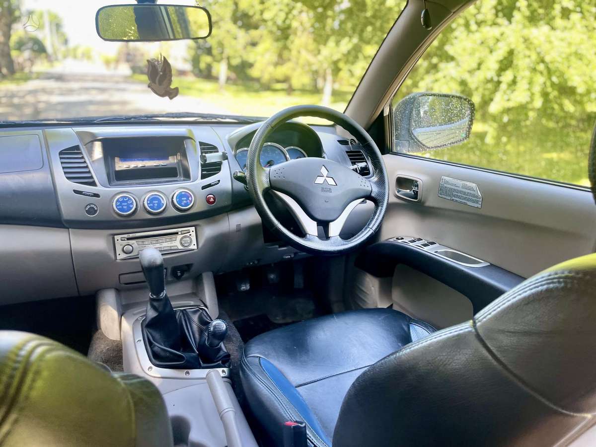 Mitsubishi L200 - 9