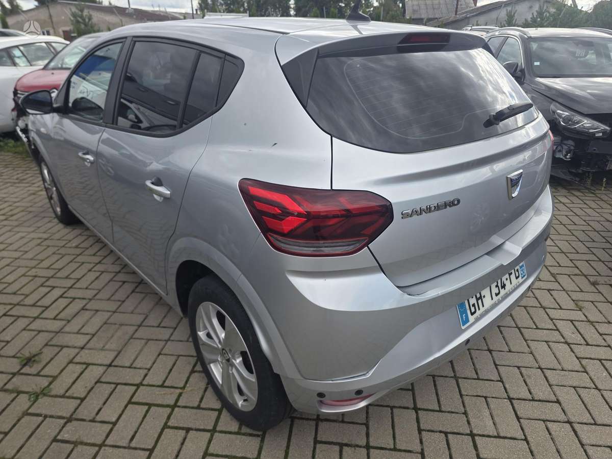 Dacia Sandero - 10