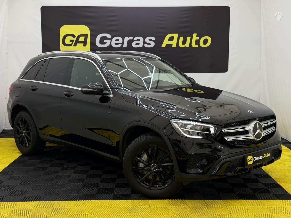 Mercedes-Benz GLC300 - 3