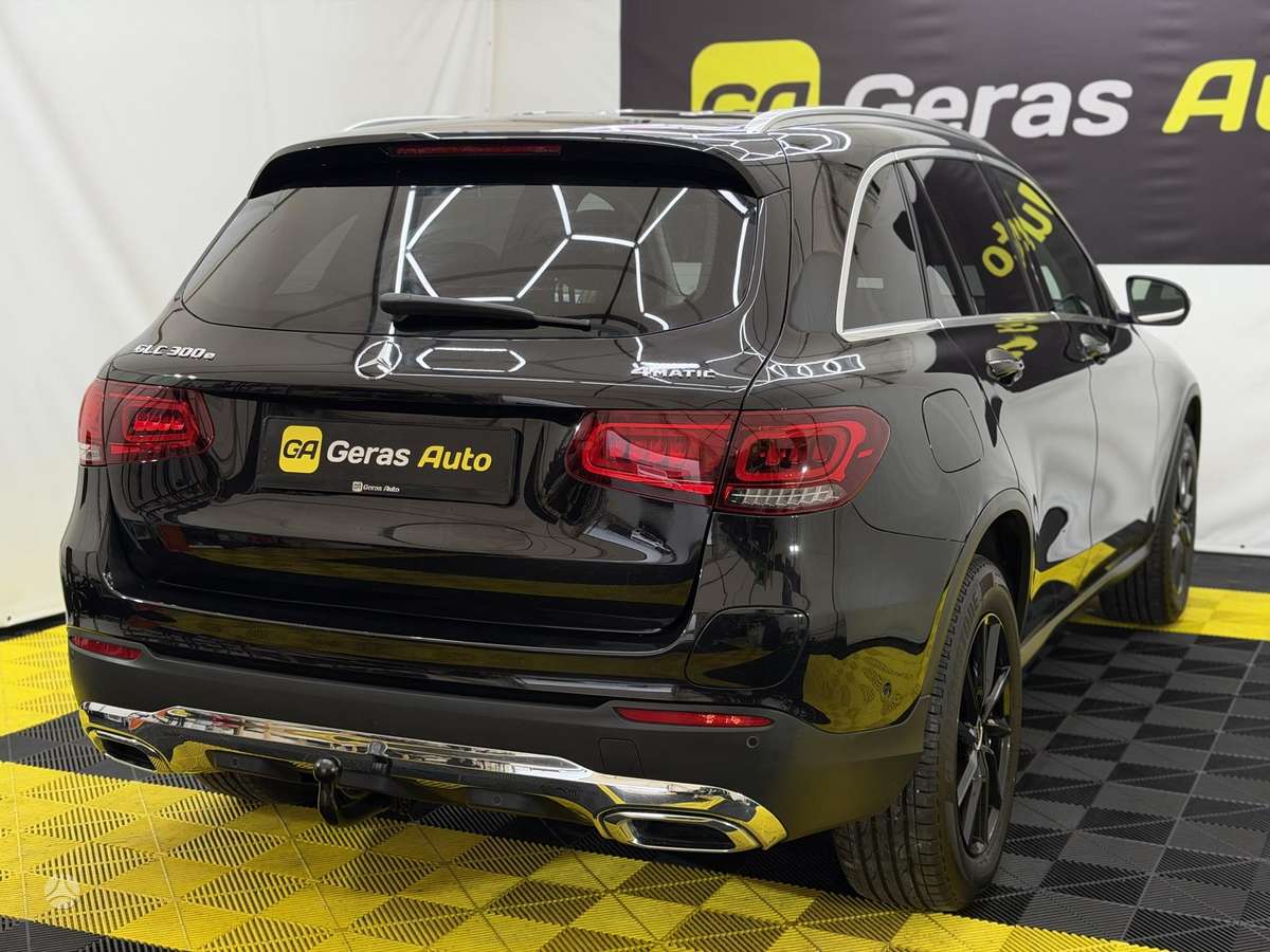Mercedes-Benz GLC300 - 4