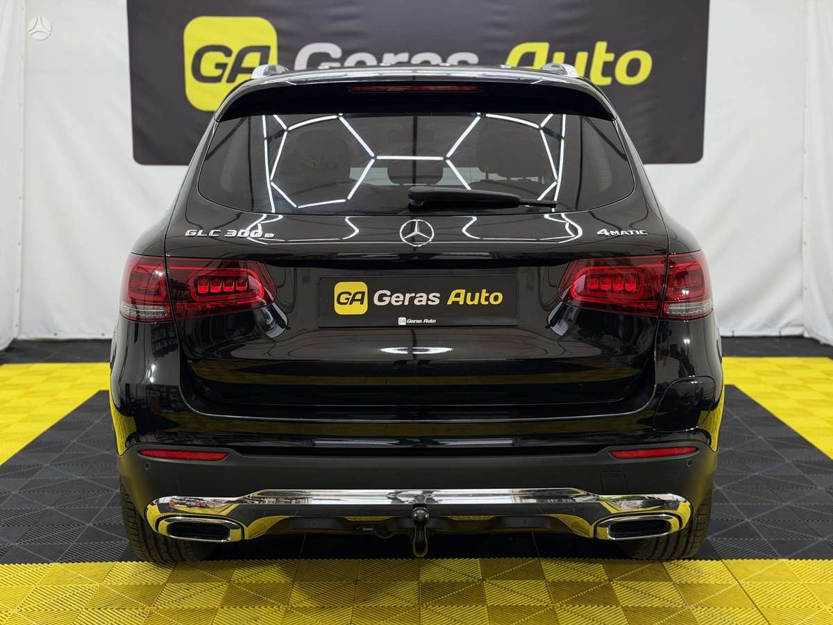 Mercedes-Benz GLC300 - 5
