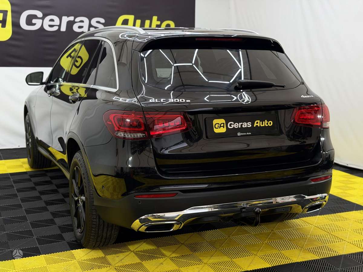 Mercedes-Benz GLC300 - 6