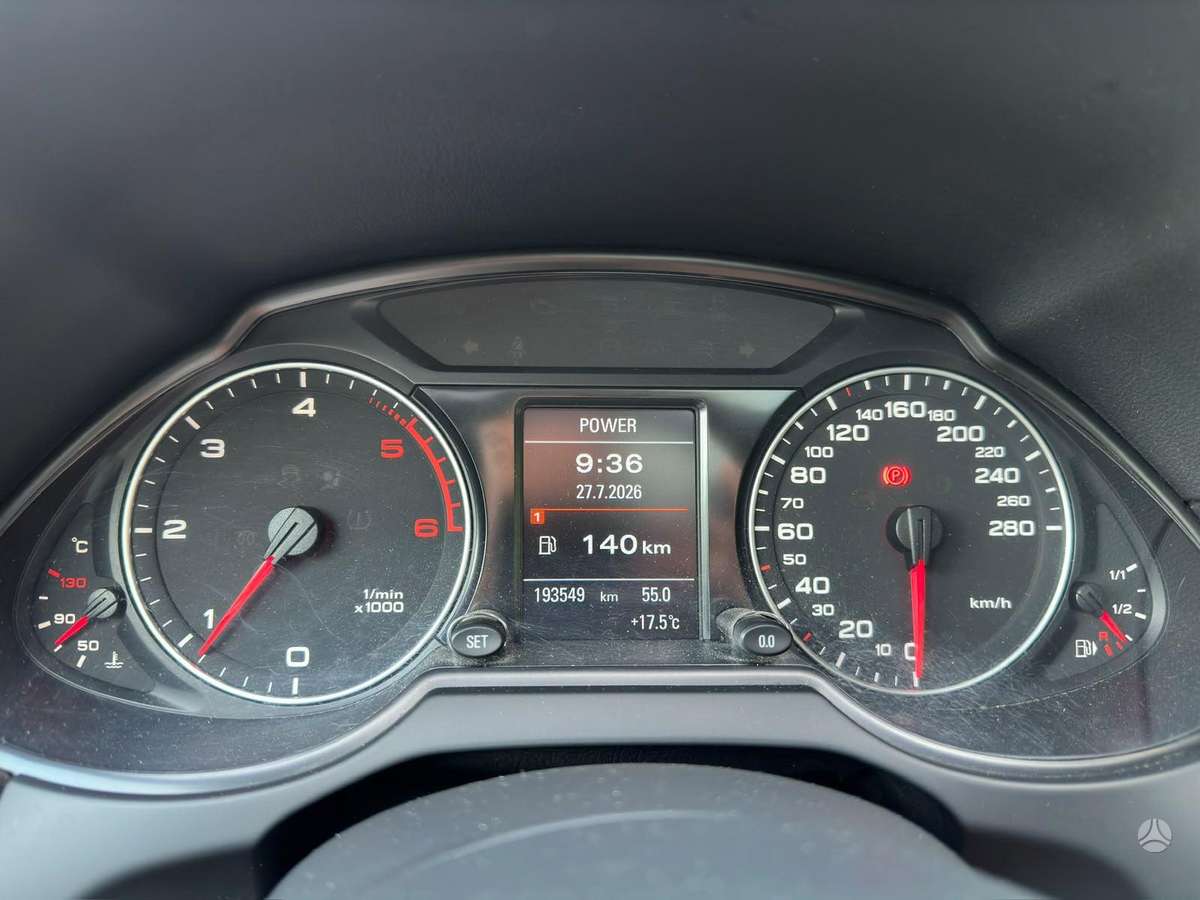 Audi Q5, 2.0 l., off-road / crossover