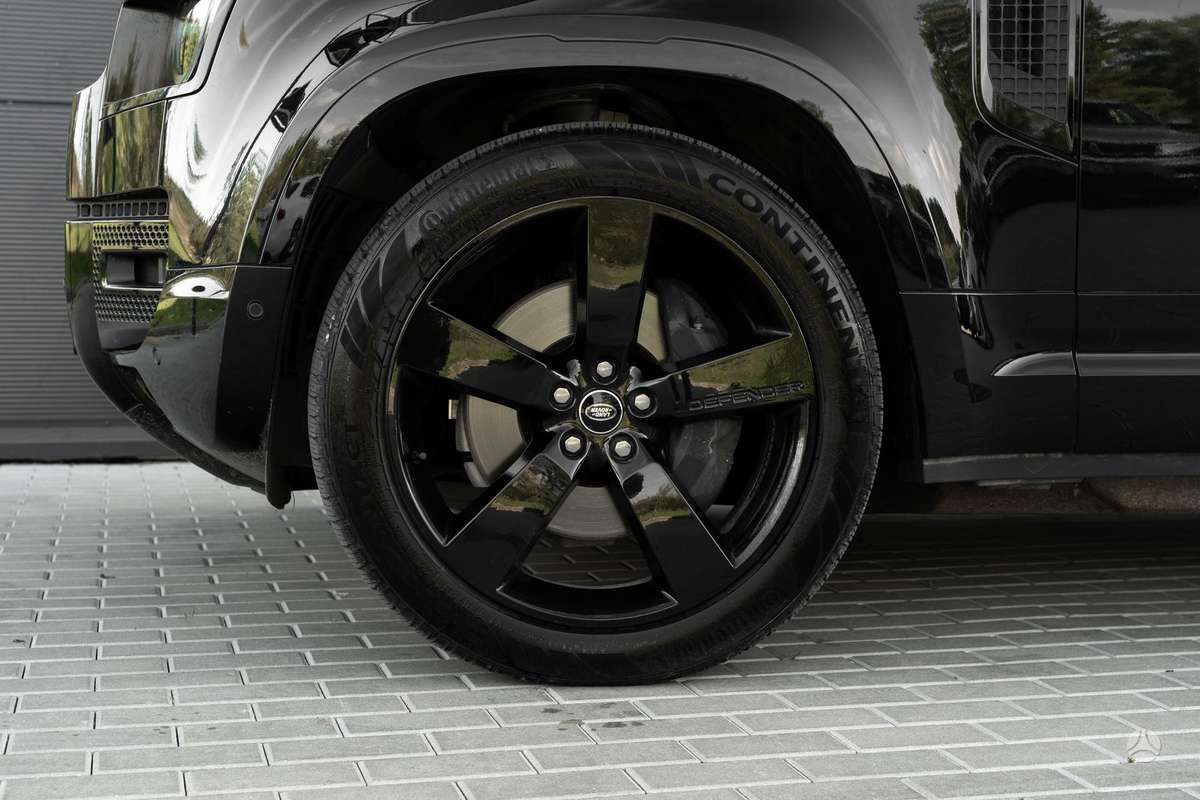 Land Rover Defender - 4