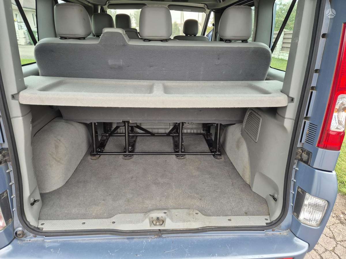 Opel Vivaro - 11