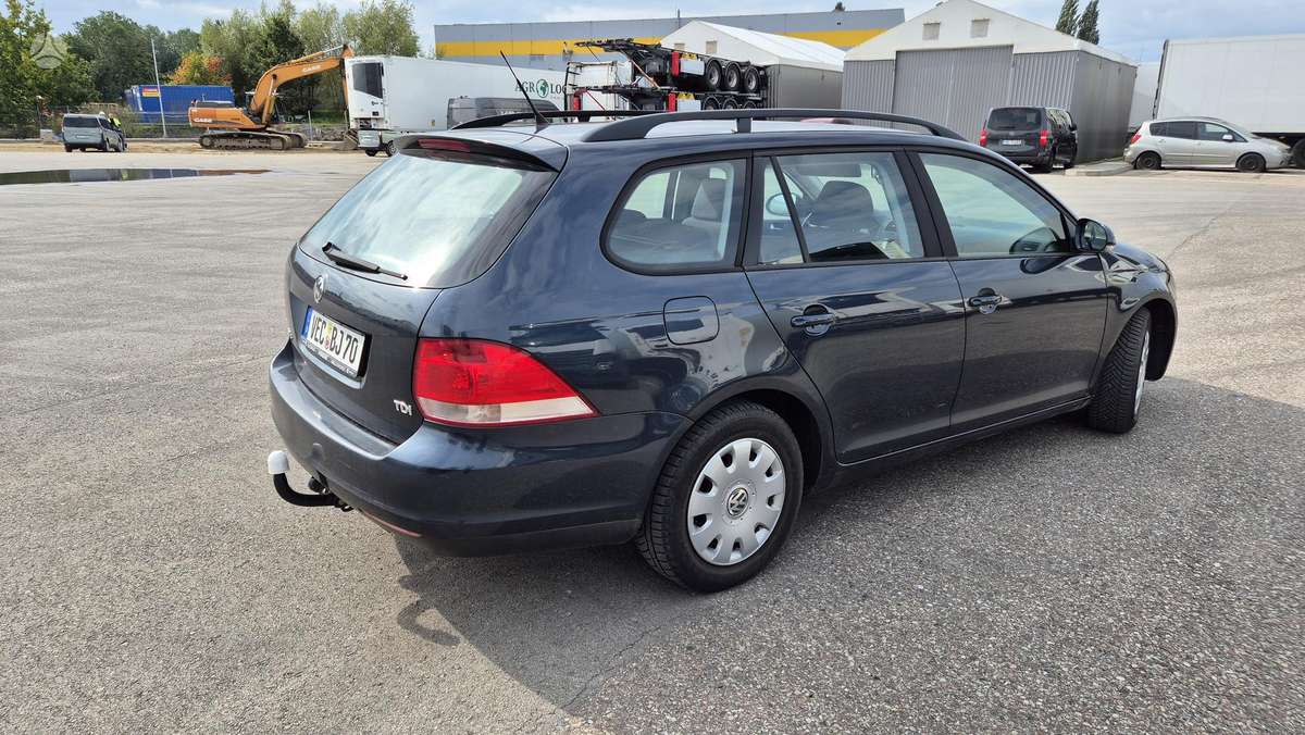 Volkswagen Golf - 3