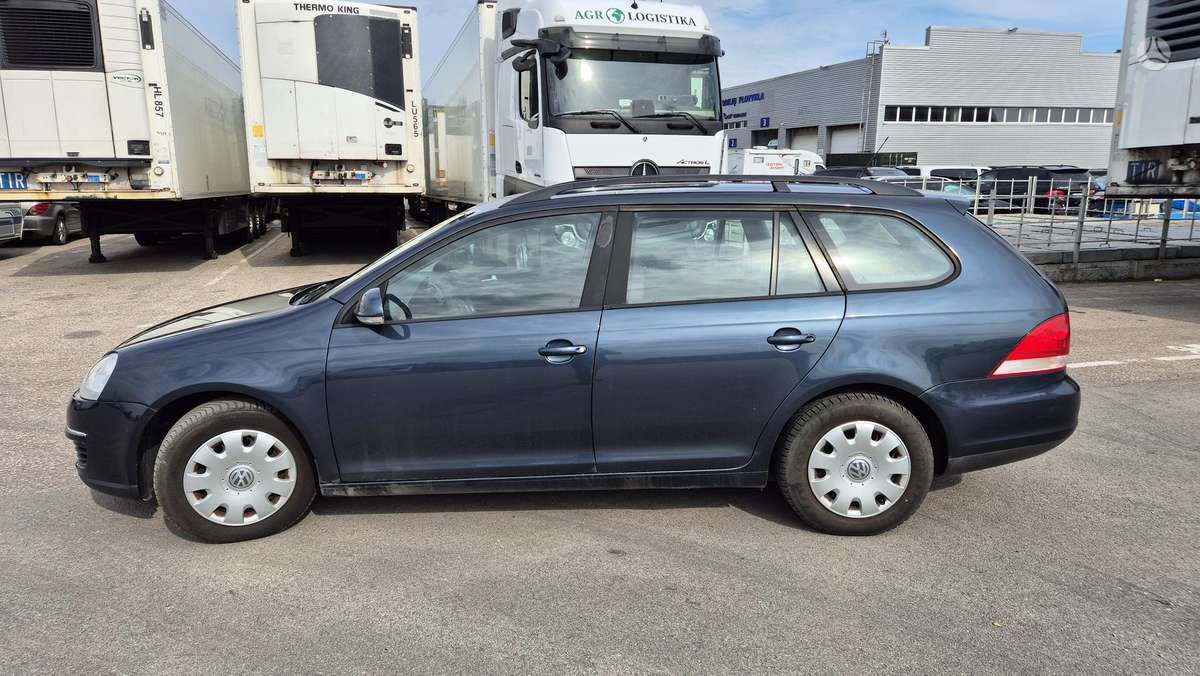 Volkswagen Golf - 5