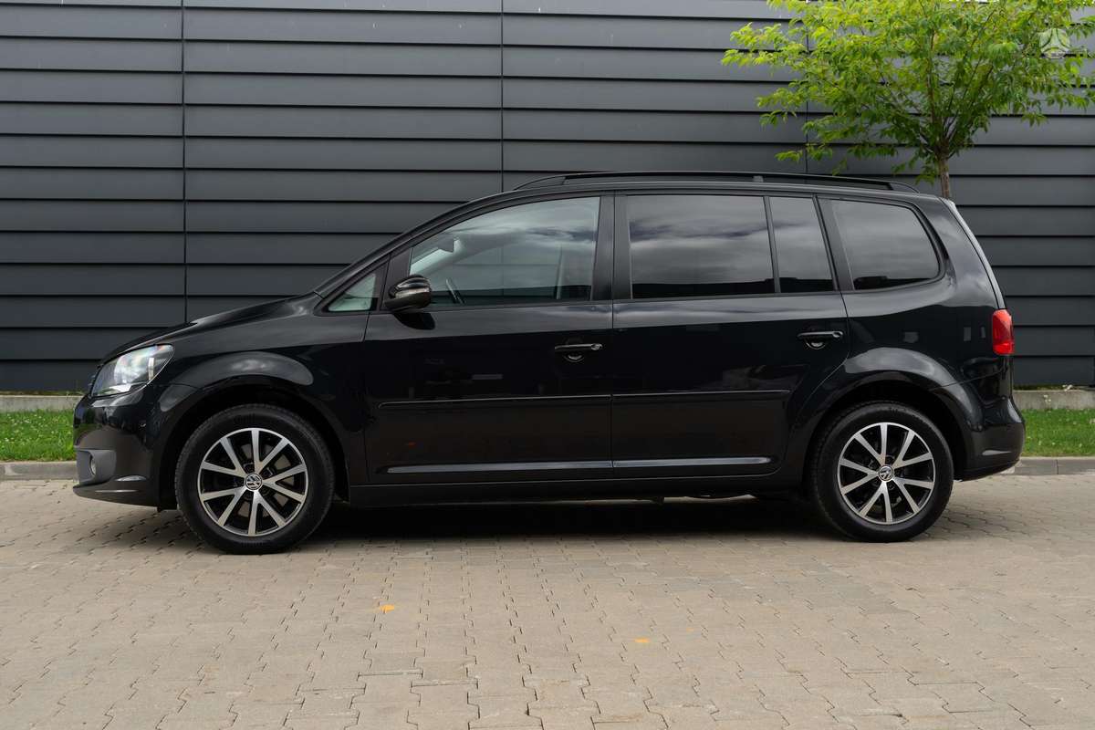 Volkswagen Touran - 4