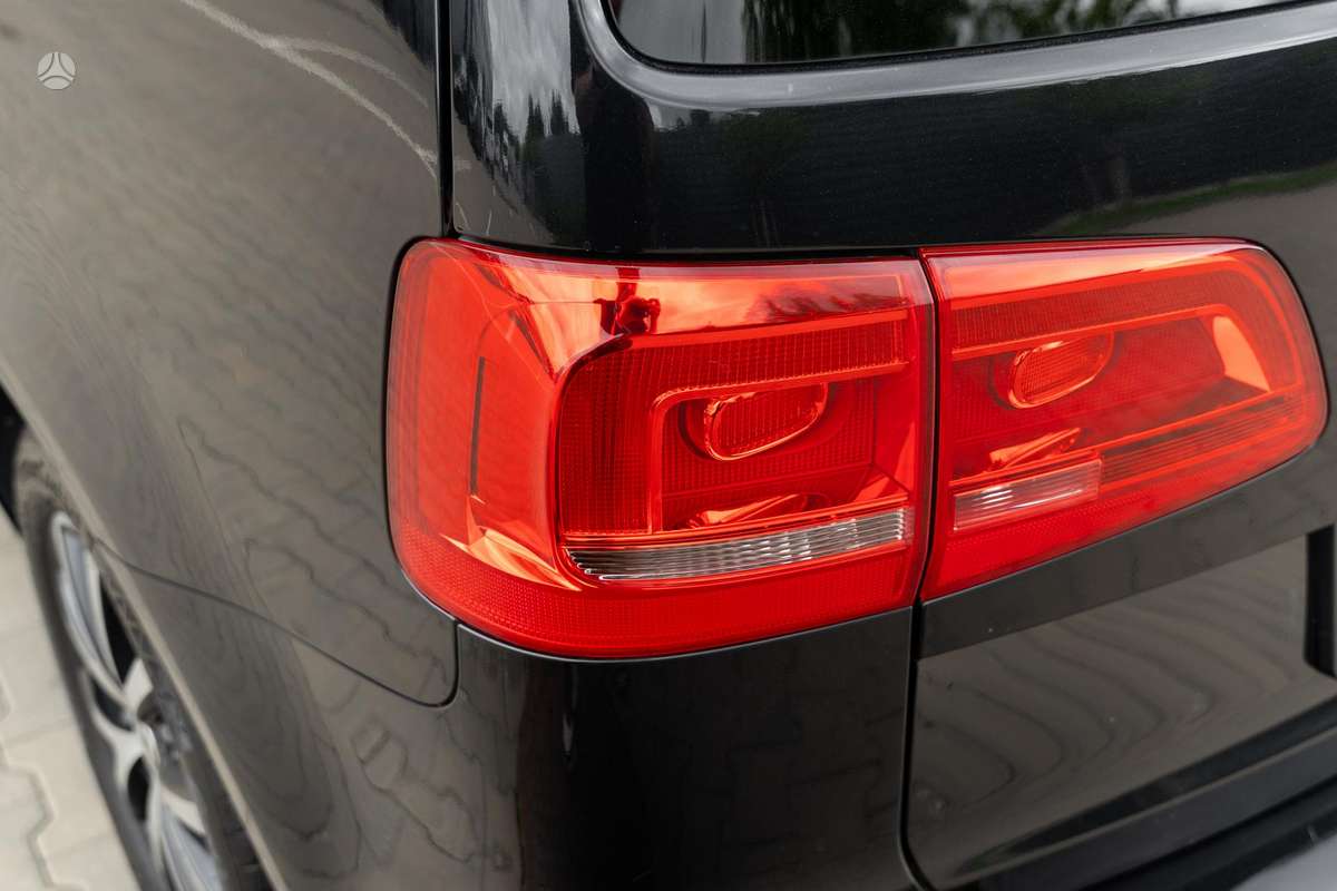 Volkswagen Touran - 10