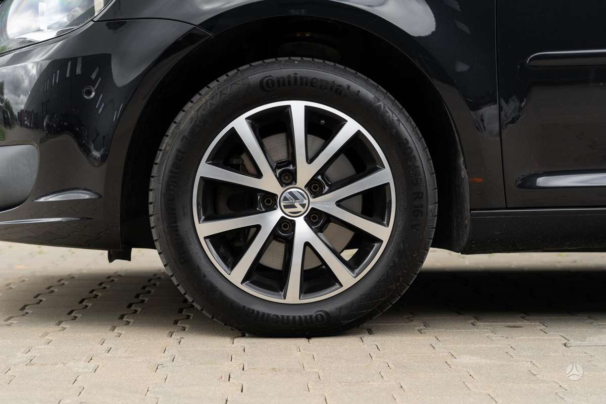 Volkswagen Touran - 11