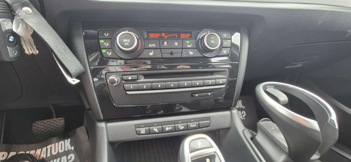 BMW X1 - 11