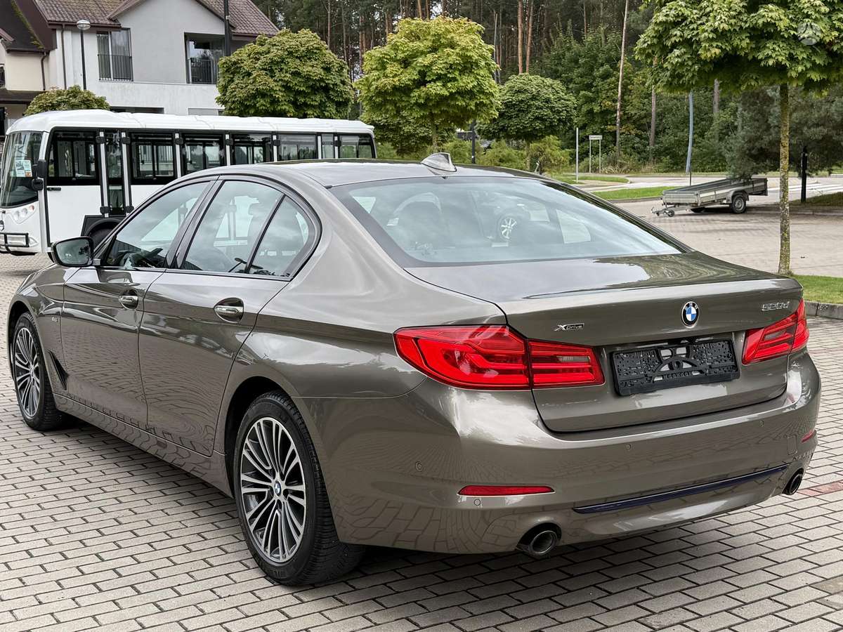 BMW 520, 2.0 l., Седан