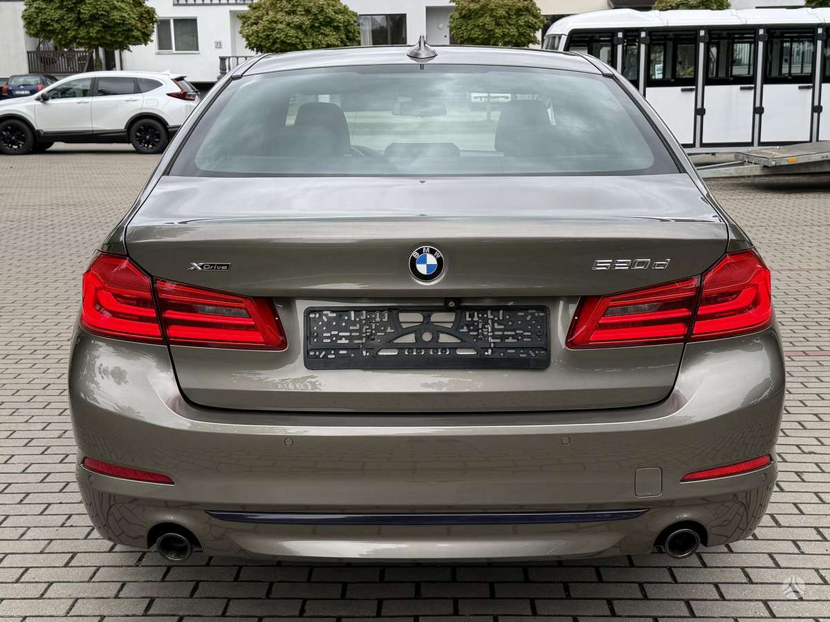 BMW 520, 2.0 l., Седан