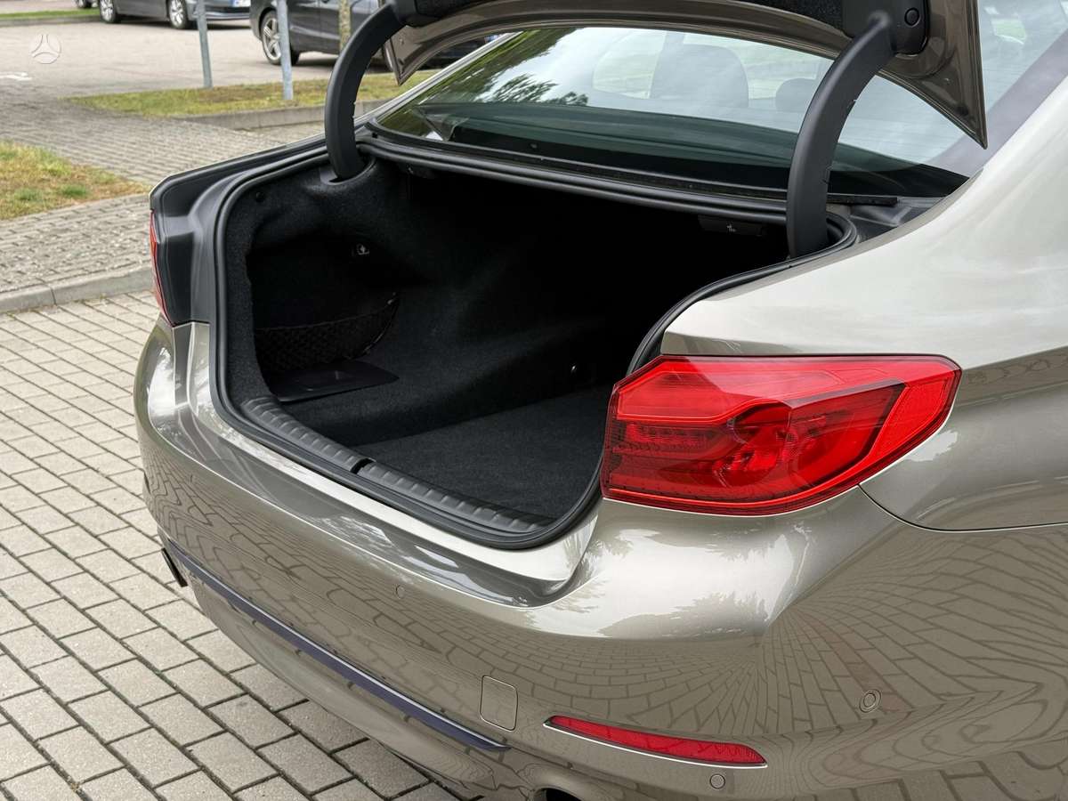 BMW 520, 2.0 l., Седан