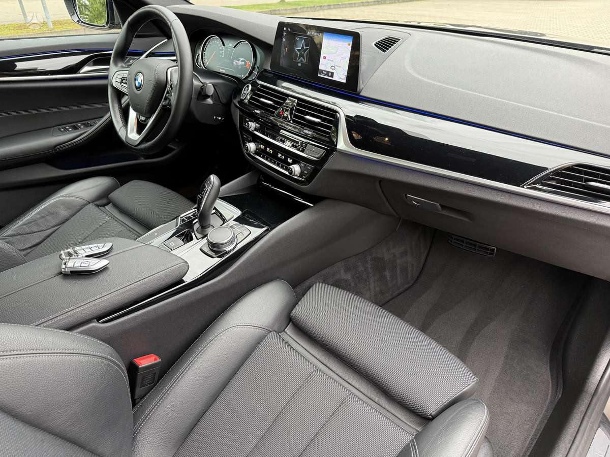 BMW 520, 2.0 l., Седан