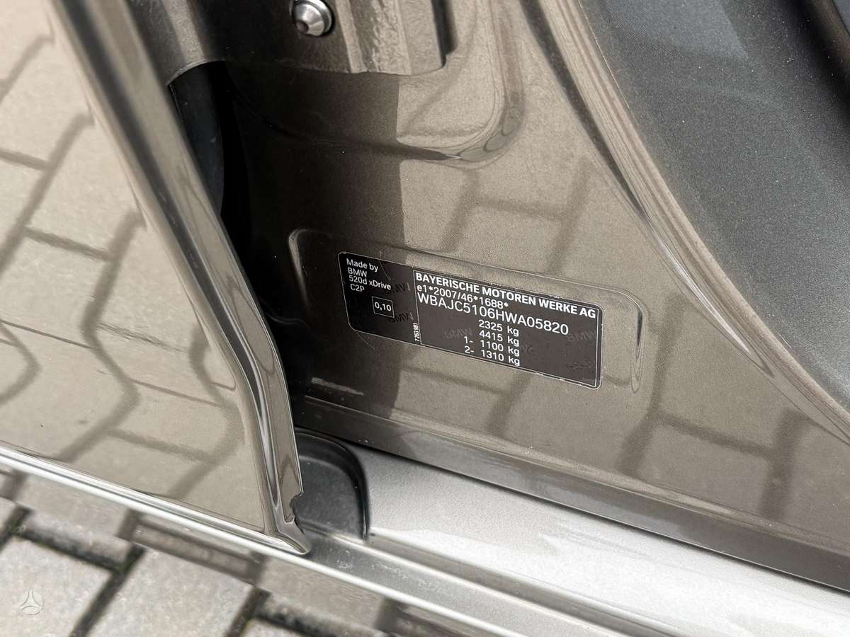 BMW 520, 2.0 l., Седан