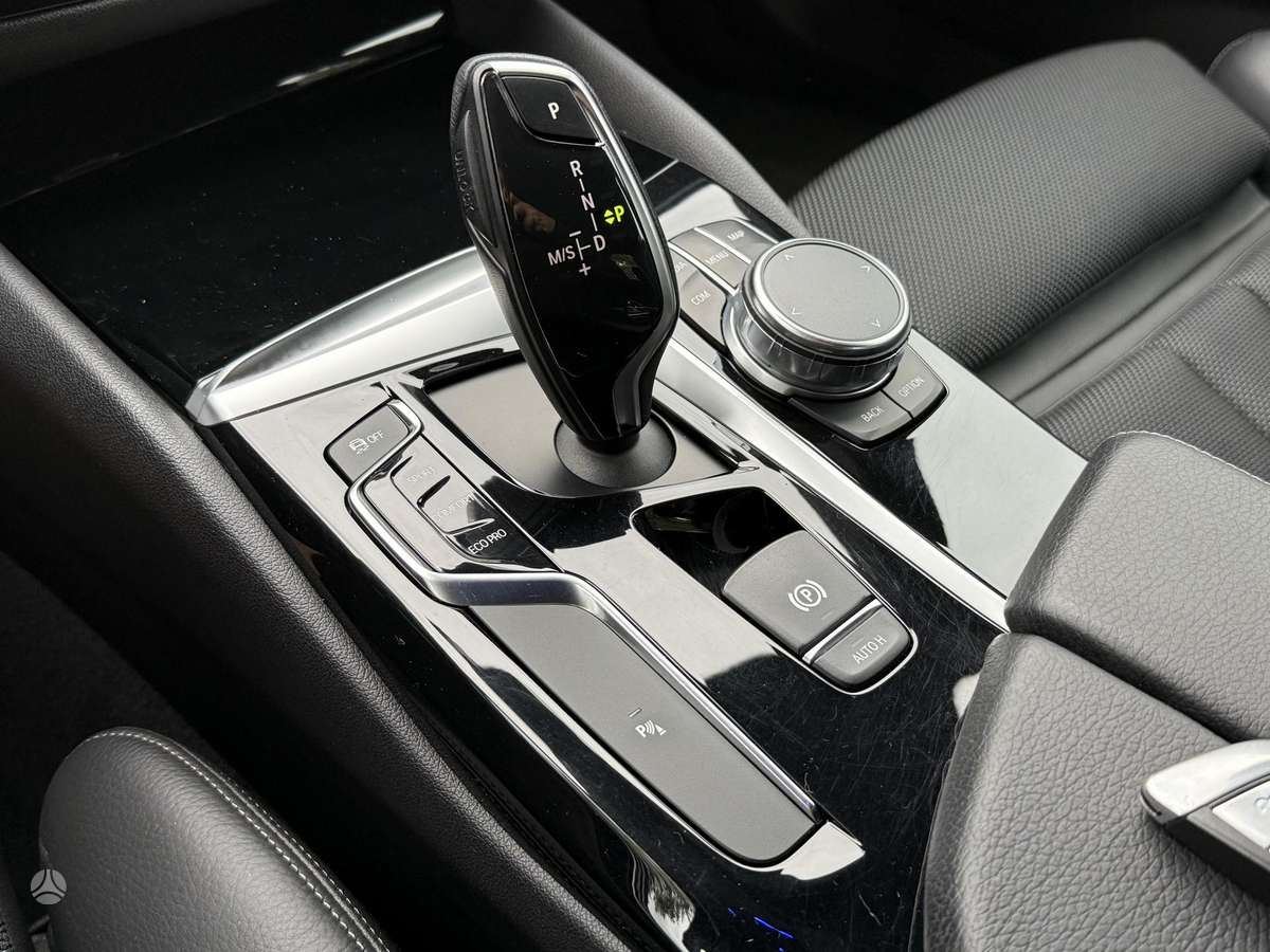 BMW 520, 2.0 l., Седан