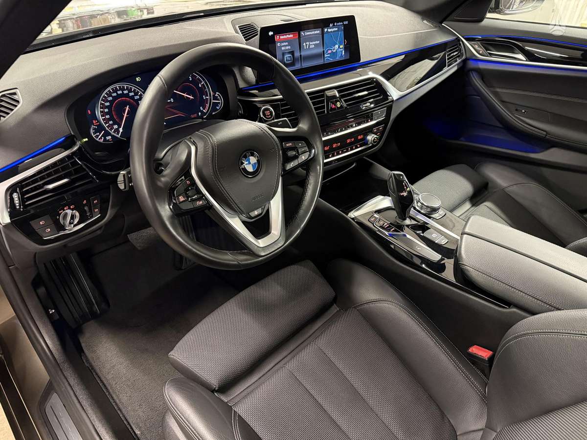 BMW 520, 2.0 l., Седан