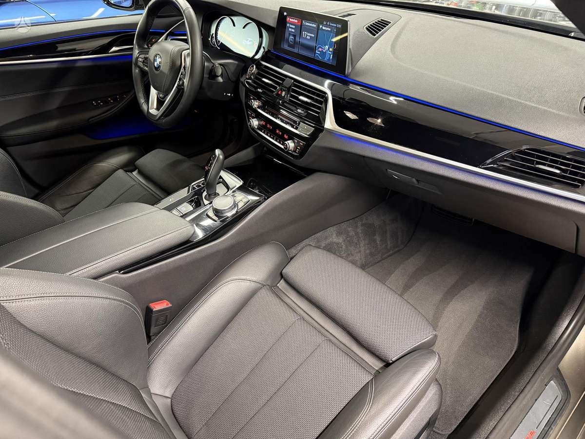 BMW 520, 2.0 l., Седан