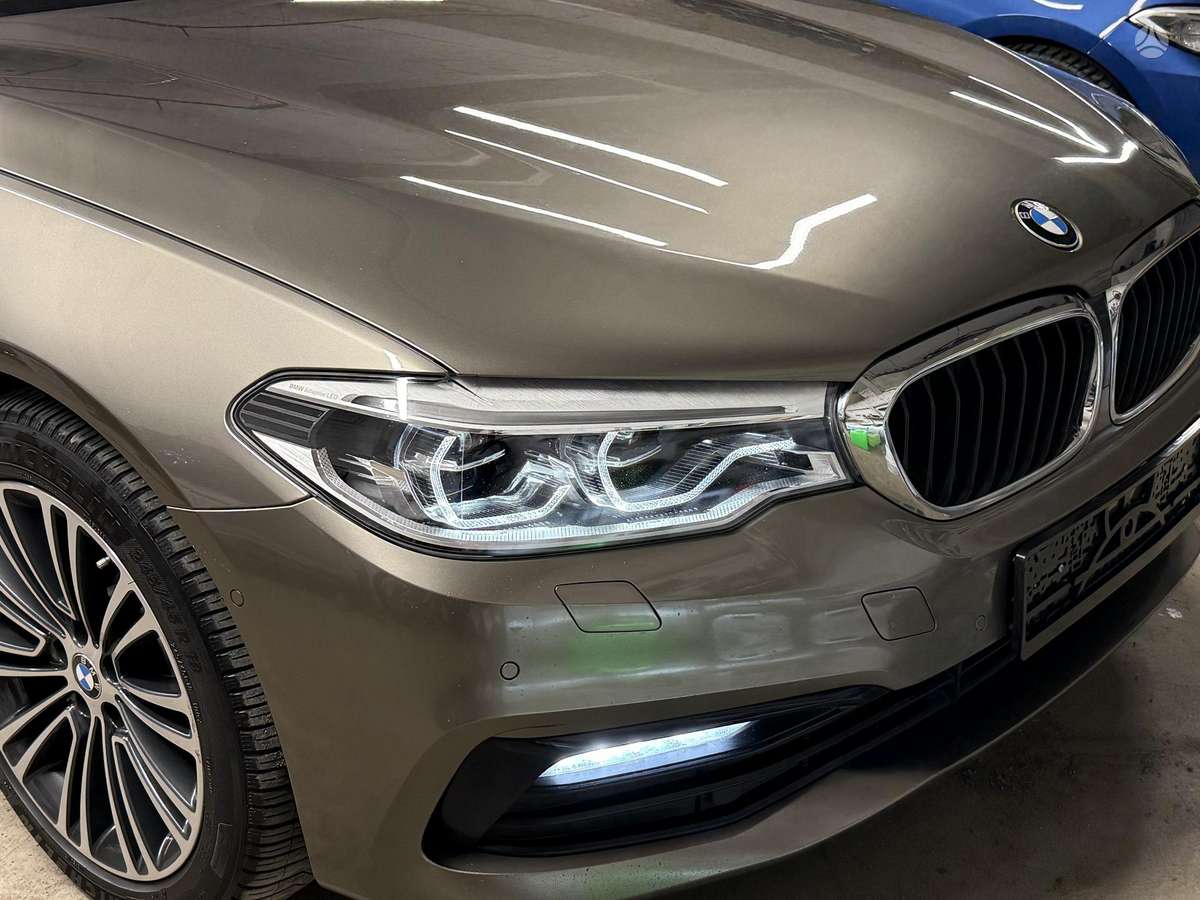BMW 520, 2.0 l., Седан