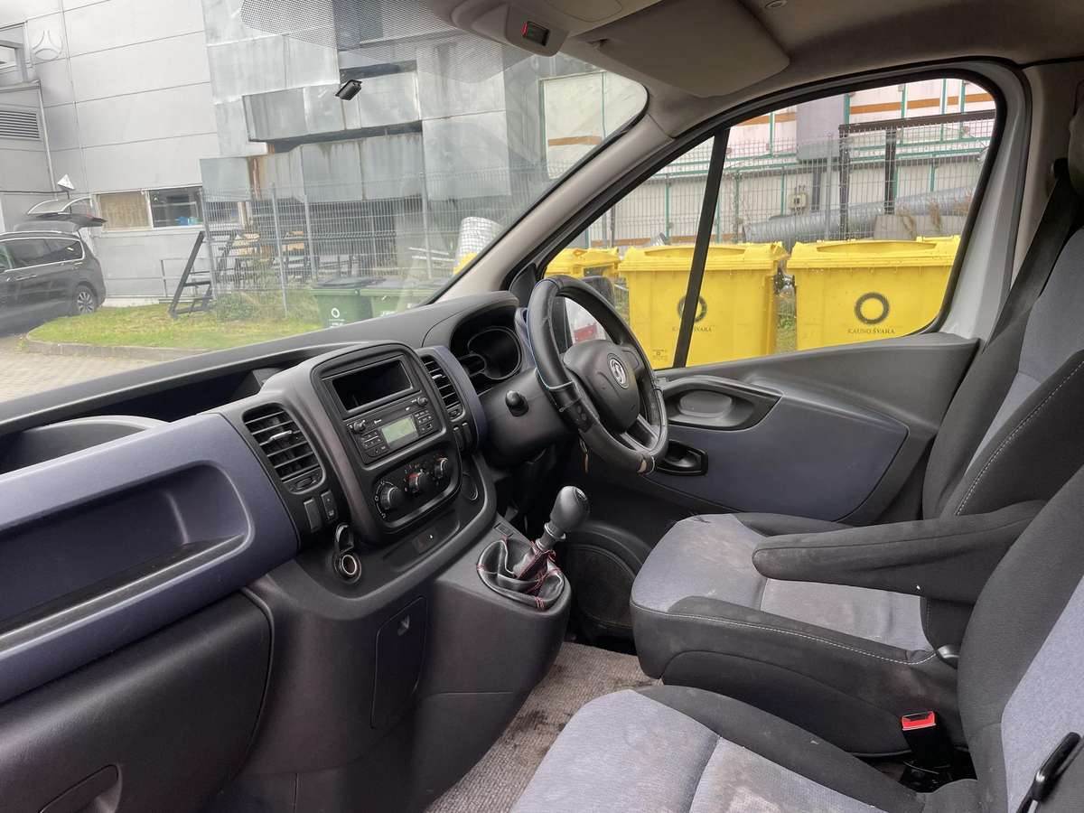 Opel Vivaro - 9