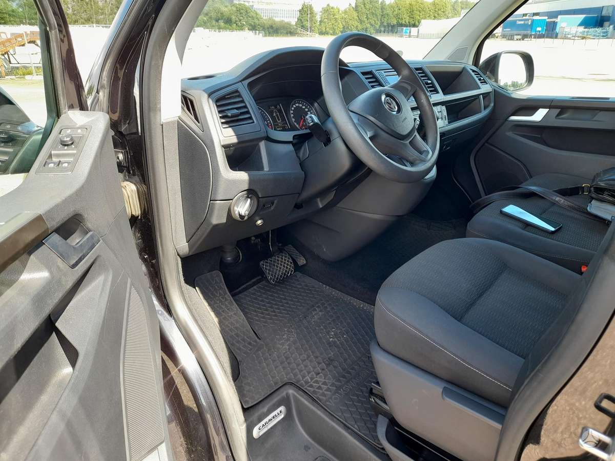 Volkswagen Caravelle - 12