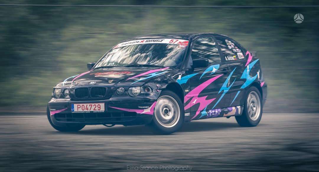 BMW 325, 2.5 l., hatchback