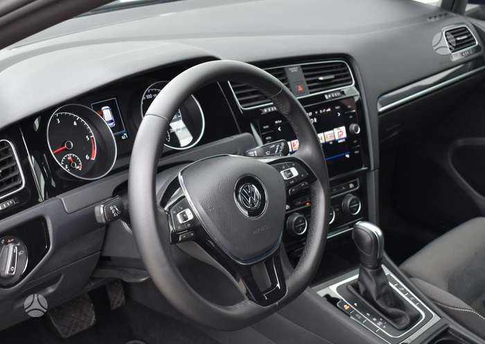 Volkswagen Golf - 11
