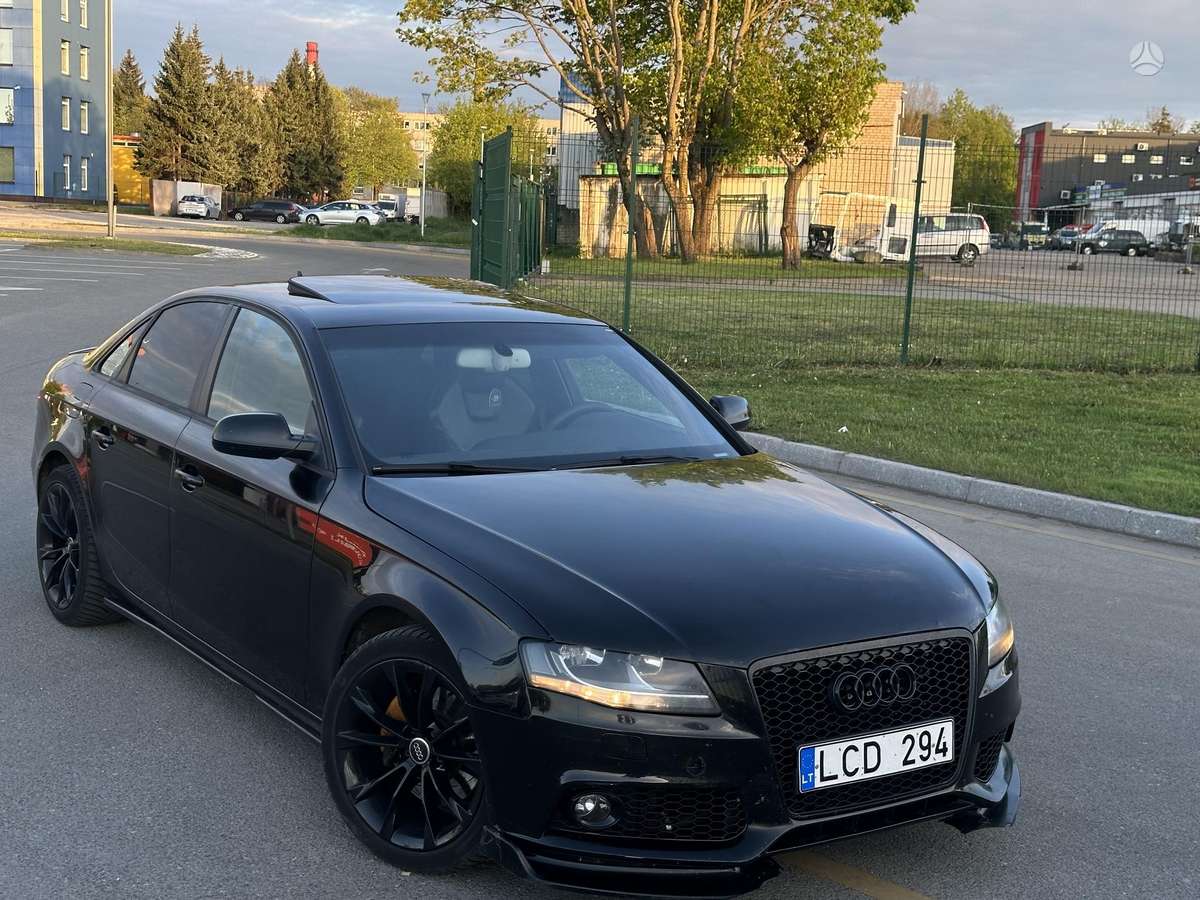 Audi A4, 2.0 l., Седан