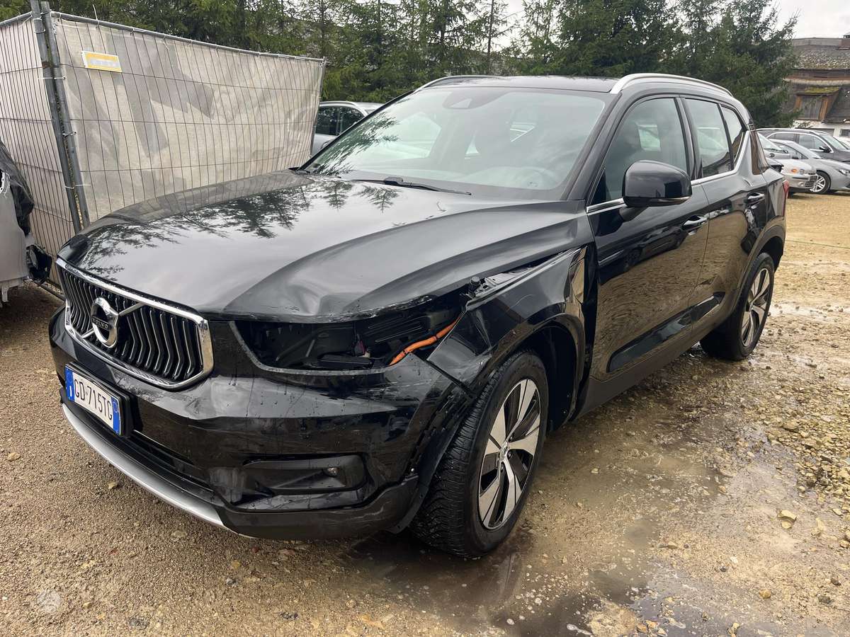 Volvo XC40 - 2