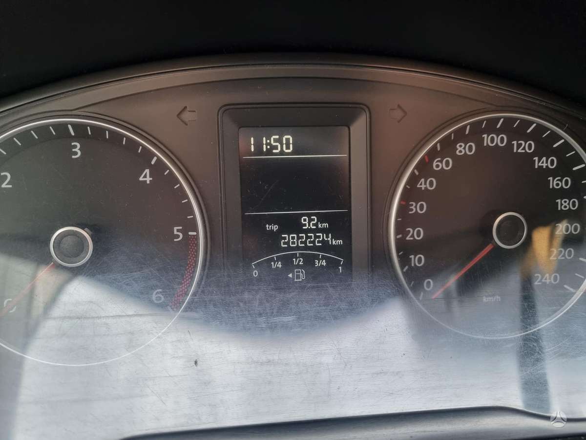 Volkswagen Transporter - 8