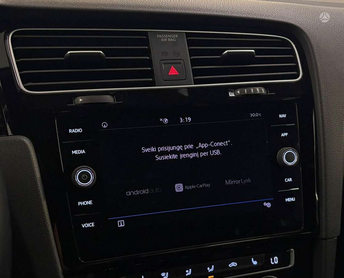 Volkswagen Golf - 10